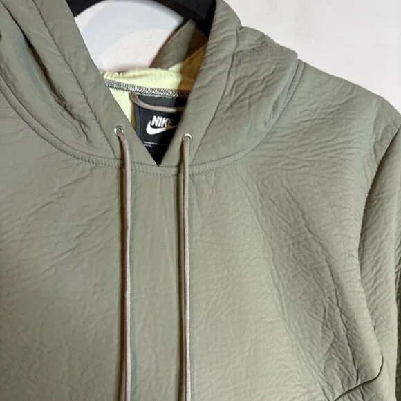 Nike Tech Pack Packable Cropped Green Hoodie - Picture 4 of 8